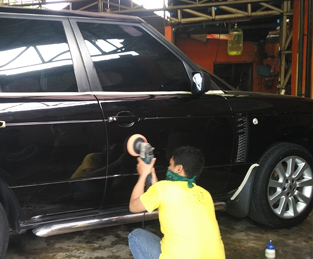 PROSES POLES BODY <b>RANGE ROVER</b>