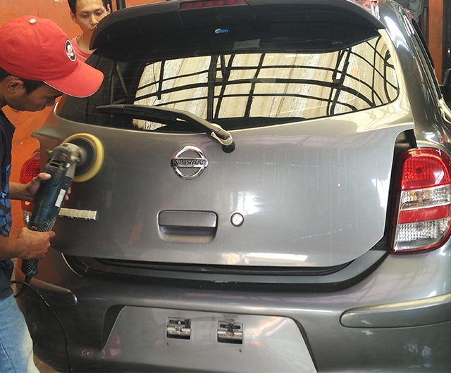 PROSES POLES BODY <b>NISSAN MARCH</b>