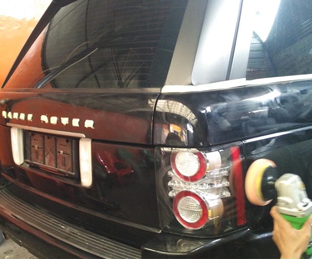 PROSES POLES BODY <b>RANGE ROVER</b>