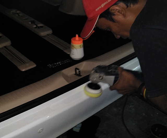 PROSES POLES BODY <b>TOYOTA VELLFIRE</b>