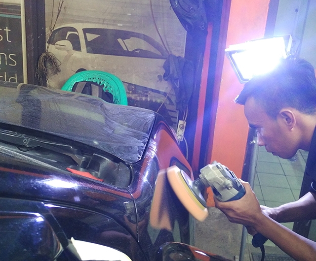 PROSES POLES BODY <b>MITSUBISHI OUTLANDER</b>