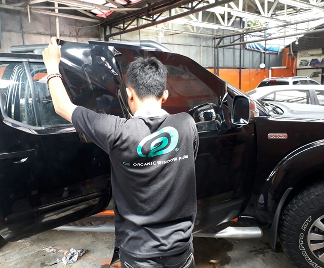 Proses Mal Kaca Film Renzu 15 Mobil Nissan Navara